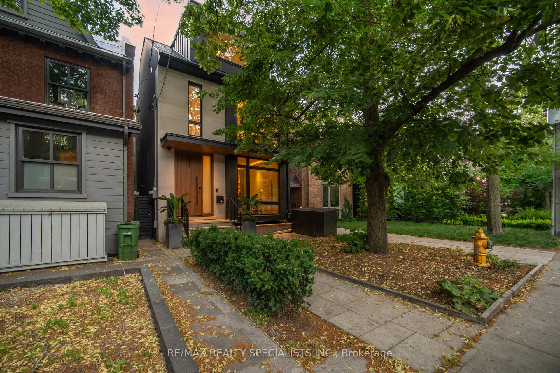 Photo 2 of 43 Summerhill Avenue, Toronto, Rosedale-Moore Park — HOMEH