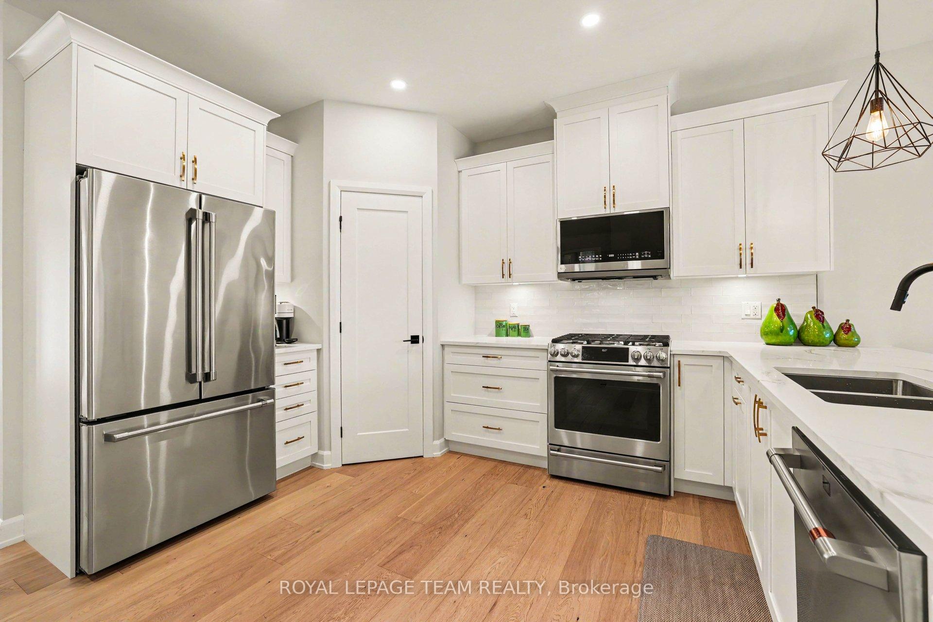 Photo 12 of 7A King Street N, Ottawa, Richmond — HOMEH