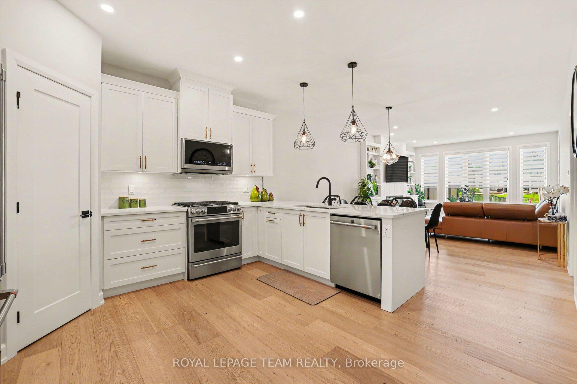 Photo 13 of 7A King Street N, Ottawa, Richmond — HOMEH