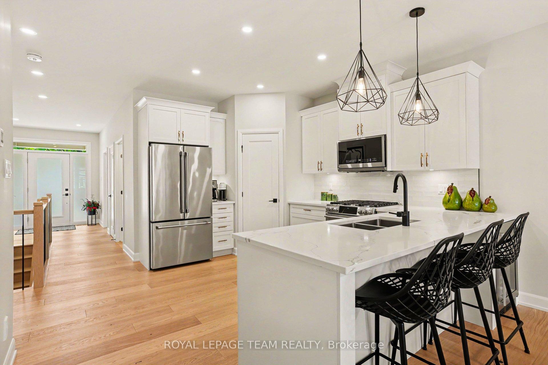 Photo 14 of 7A King Street N, Ottawa, Richmond — HOMEH