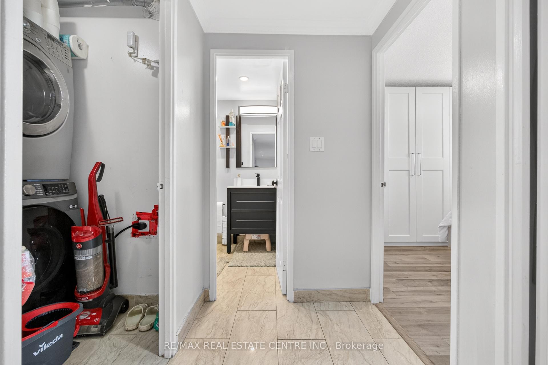 Photo 10 of Unit 1708, 320 Dixon Road, Etobicoke, Kingsview Village-The Westway — HOMEH