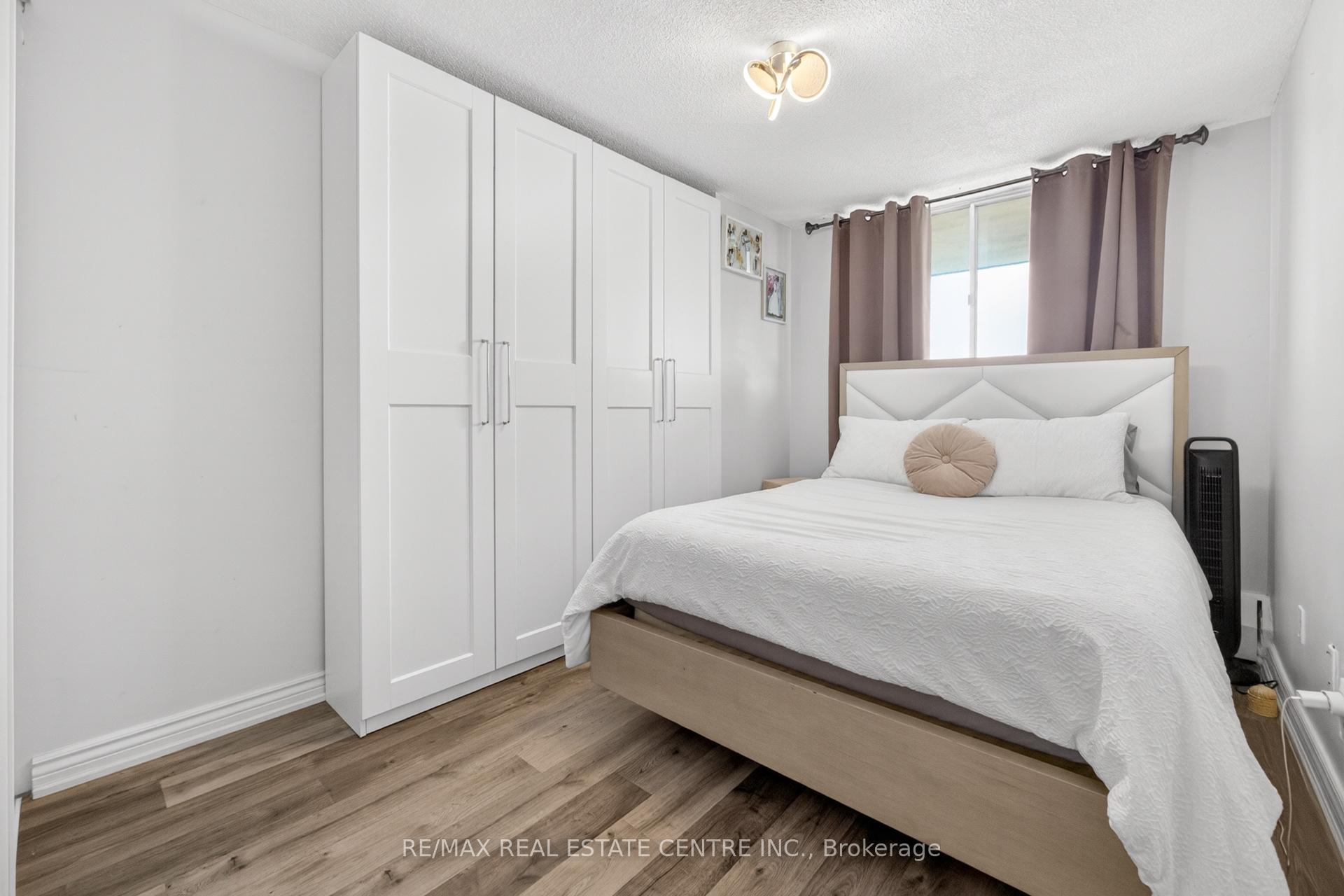 Photo 11 of Unit 1708, 320 Dixon Road, Etobicoke, Kingsview Village-The Westway — HOMEH