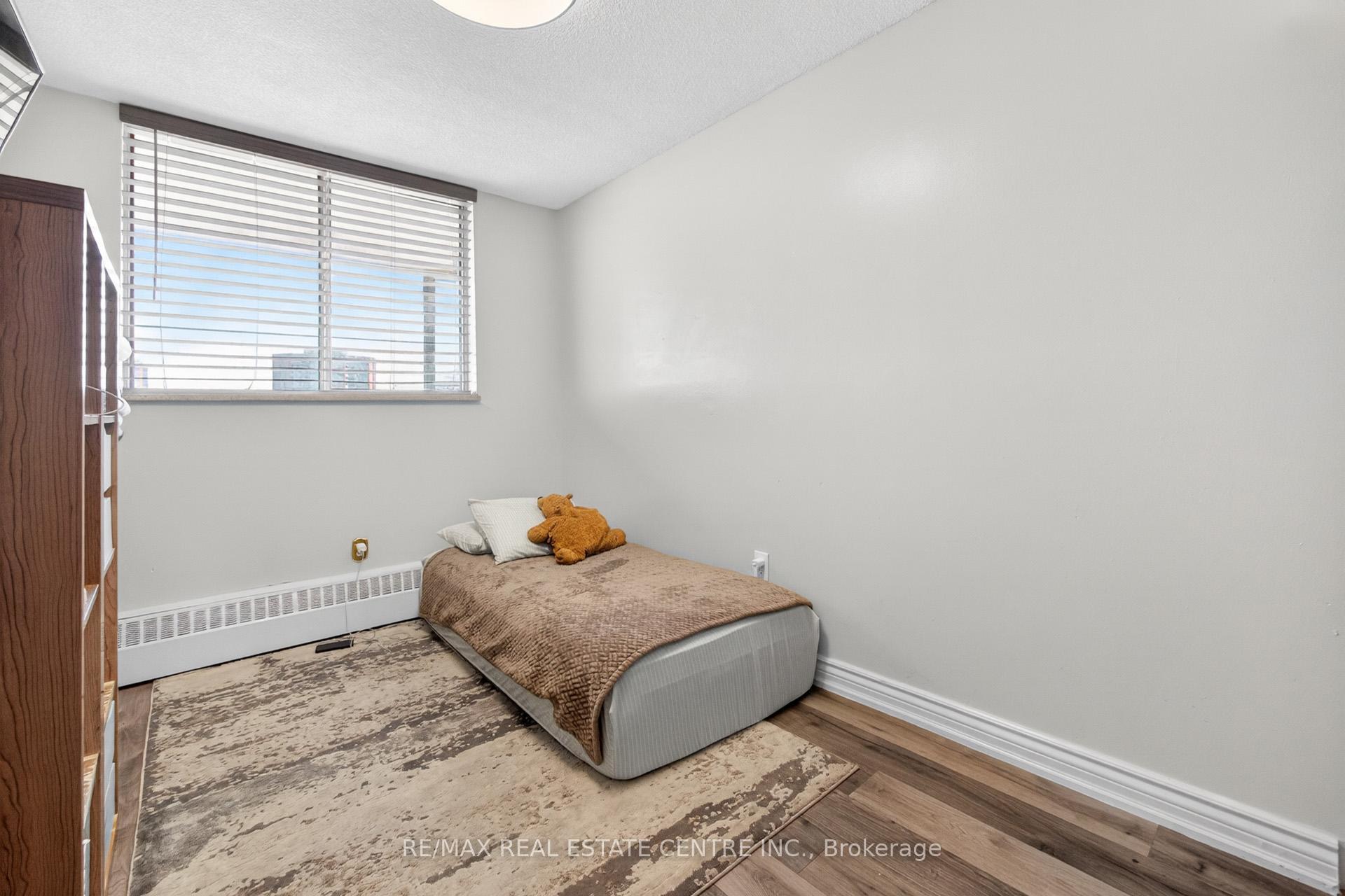 Photo 14 of Unit 1708, 320 Dixon Road, Etobicoke, Kingsview Village-The Westway — HOMEH