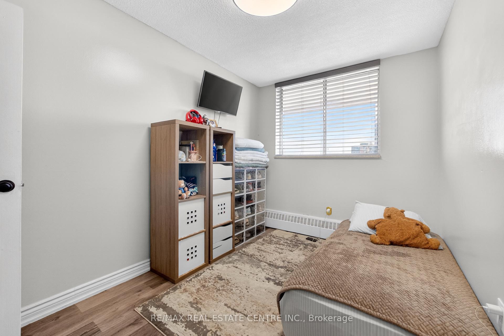 Photo 15 of Unit 1708, 320 Dixon Road, Etobicoke, Kingsview Village-The Westway — HOMEH