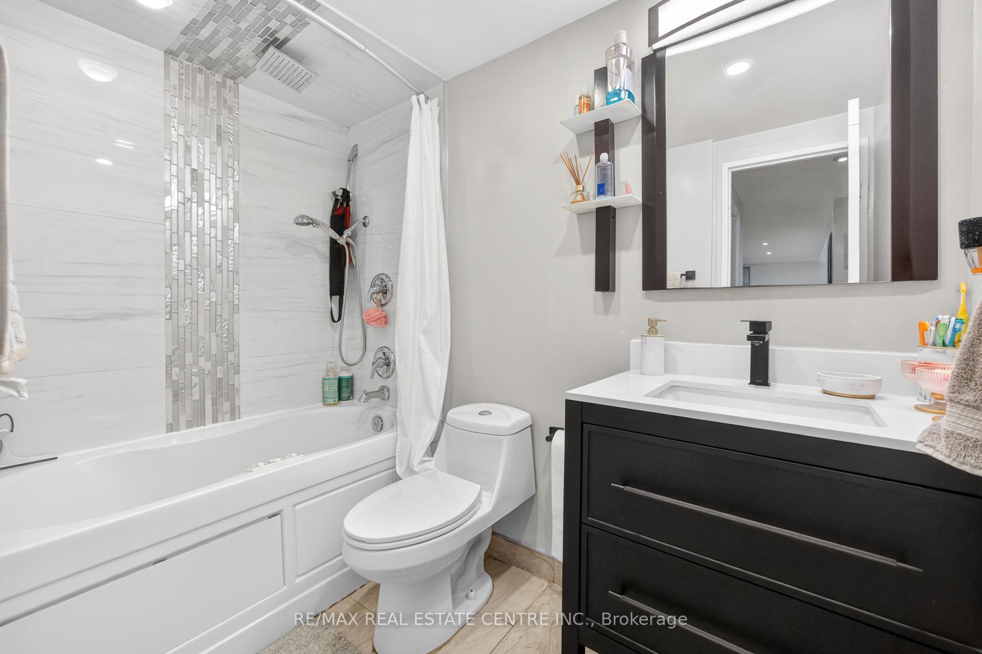 Photo 17 of Unit 1708, 320 Dixon Road, Etobicoke, Kingsview Village-The Westway — HOMEH