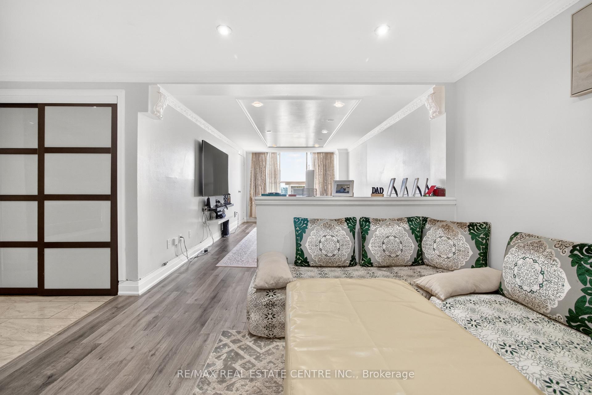 Photo 23 of Unit 1708, 320 Dixon Road, Etobicoke, Kingsview Village-The Westway — HOMEH