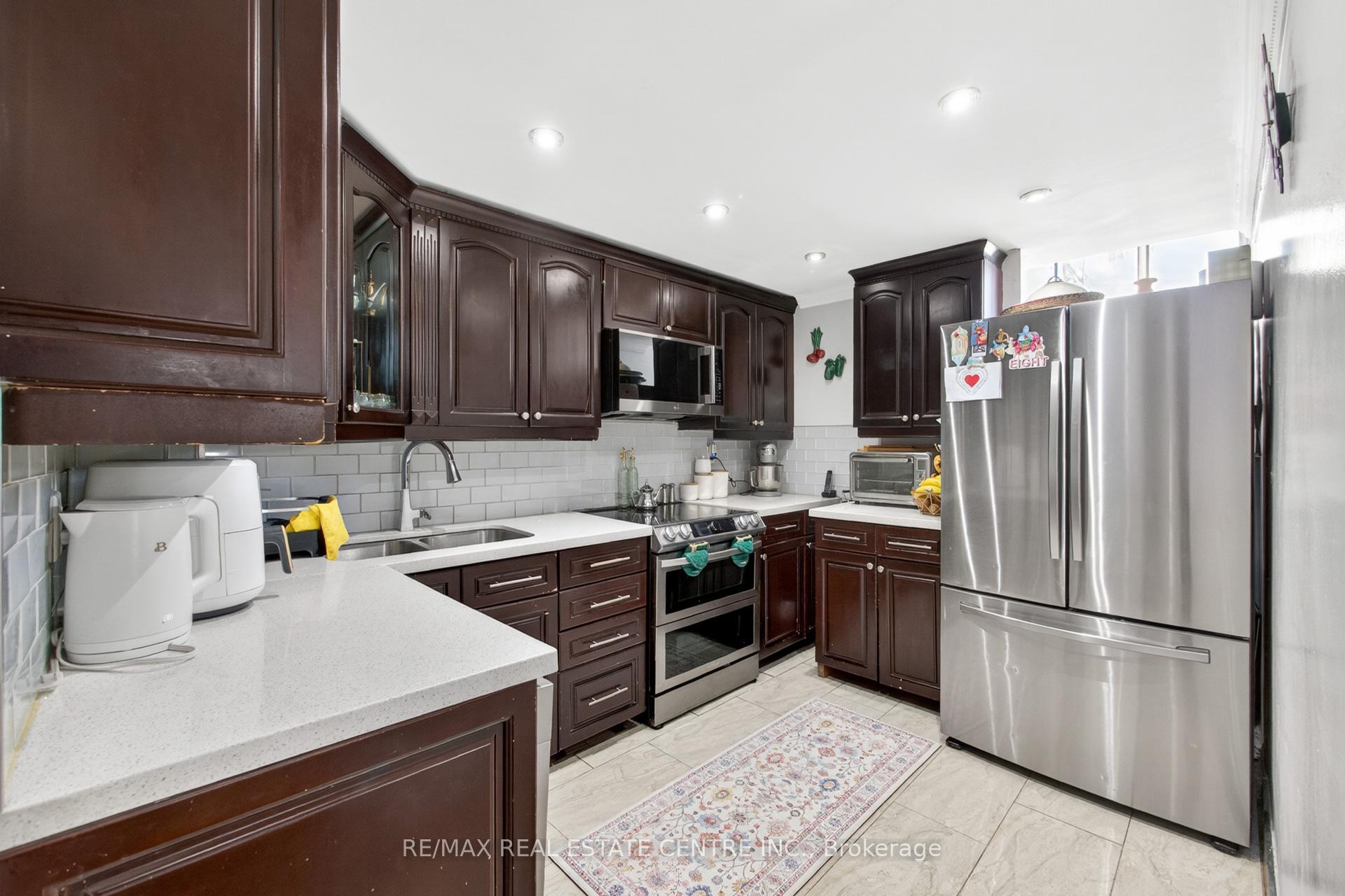 Photo 30 of Unit 1708, 320 Dixon Road, Etobicoke, Kingsview Village-The Westway — HOMEH