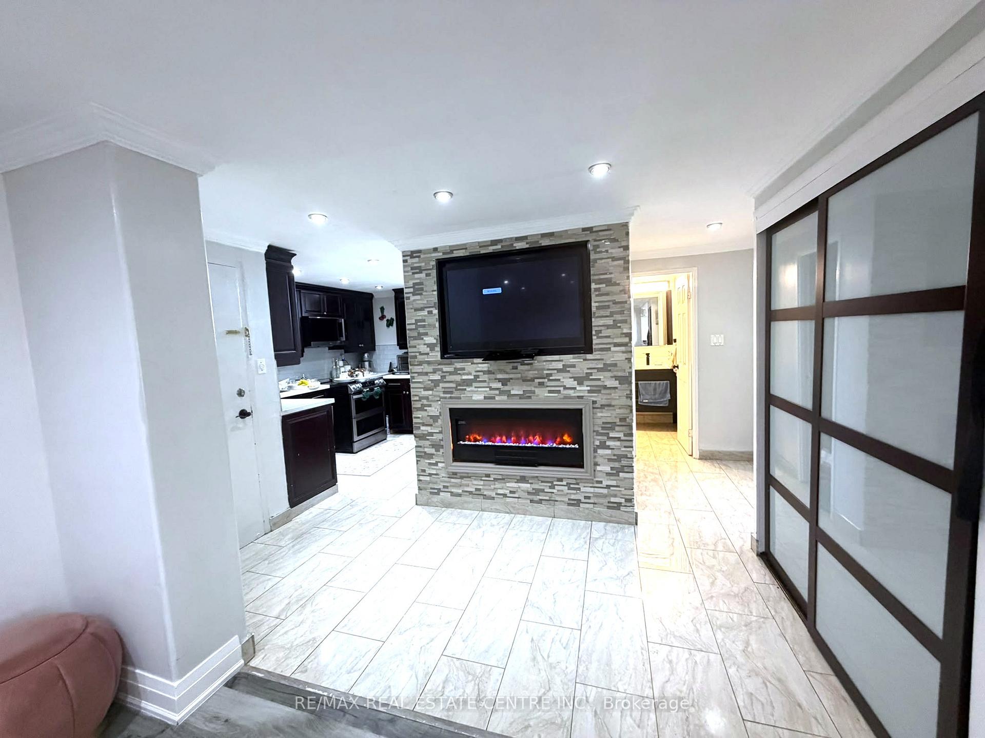 Photo 32 of Unit 1708, 320 Dixon Road, Etobicoke, Kingsview Village-The Westway — HOMEH