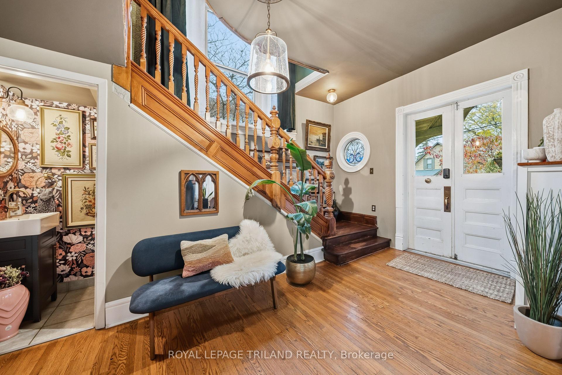 Photo 5 of 34 Gladstone Avenue, St. Thomas — HOMEH