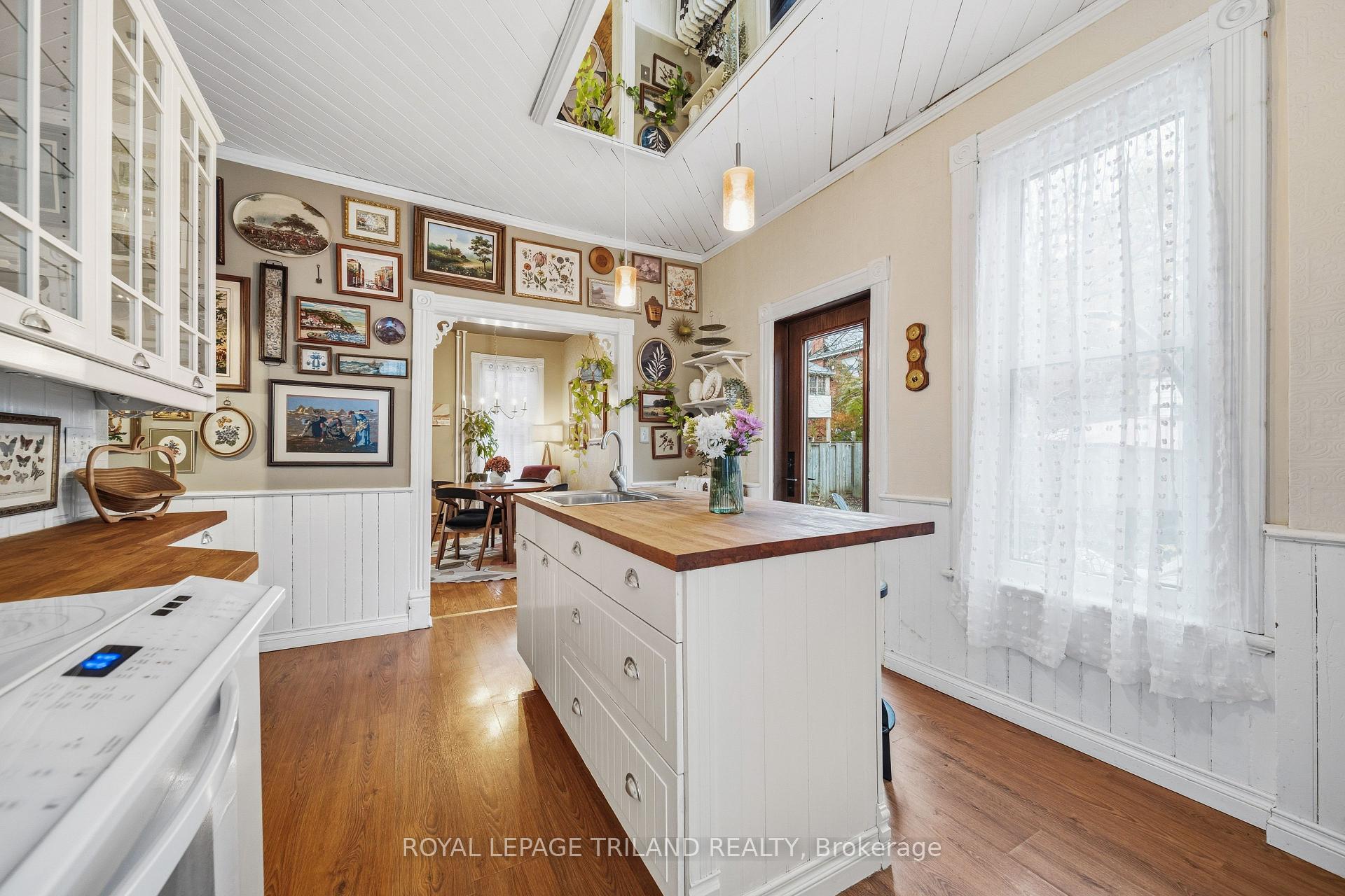 Photo 14 of 34 Gladstone Avenue, St. Thomas — HOMEH