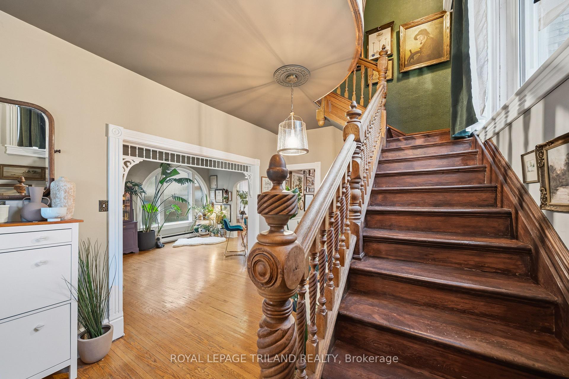 Photo 16 of 34 Gladstone Avenue, St. Thomas — HOMEH