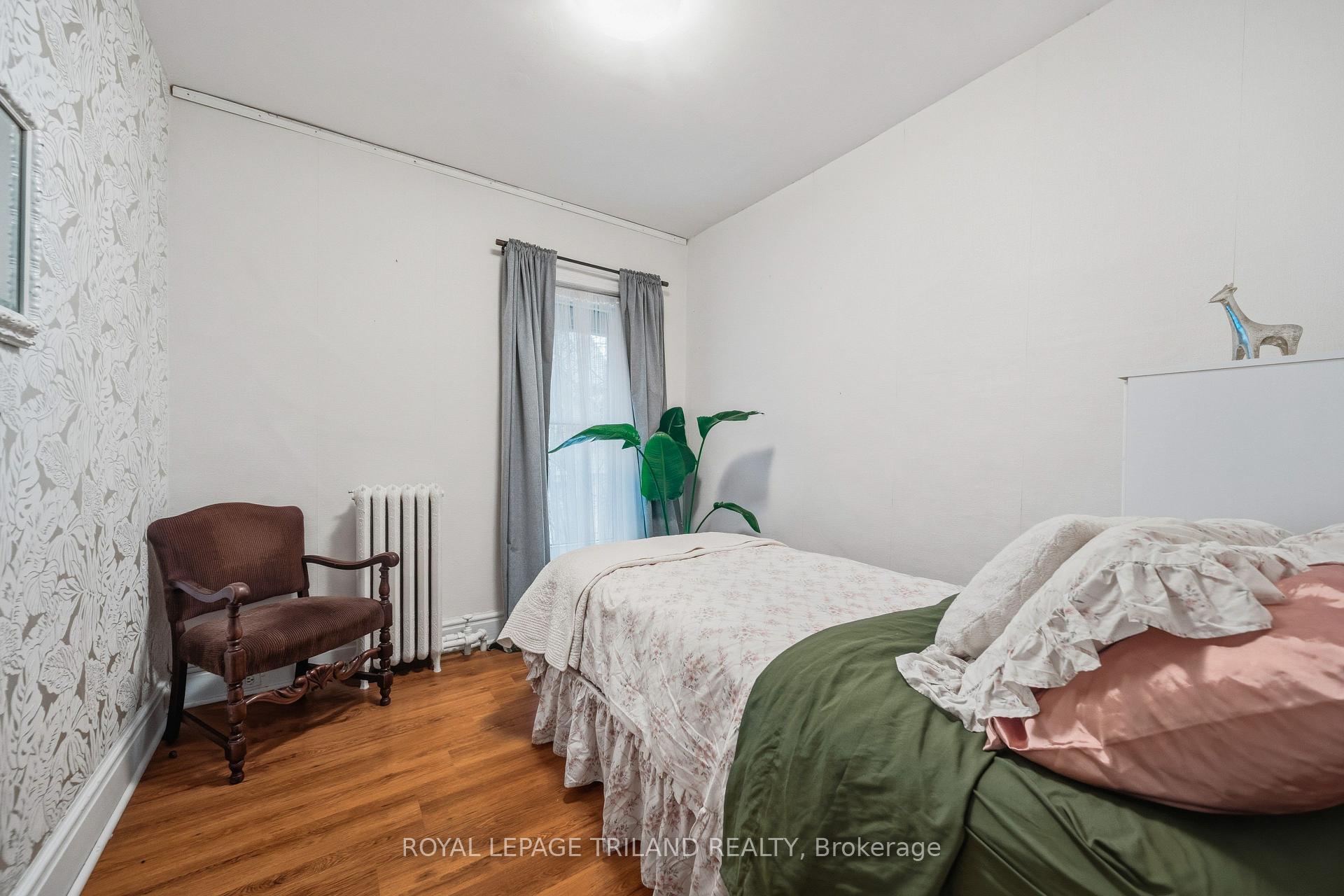 Photo 24 of 34 Gladstone Avenue, St. Thomas — HOMEH