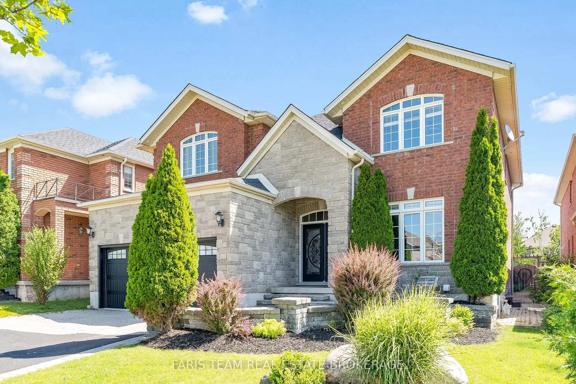 Photo 4 of 49 Prince William Way, Barrie, Innis-Shore — HOMEH