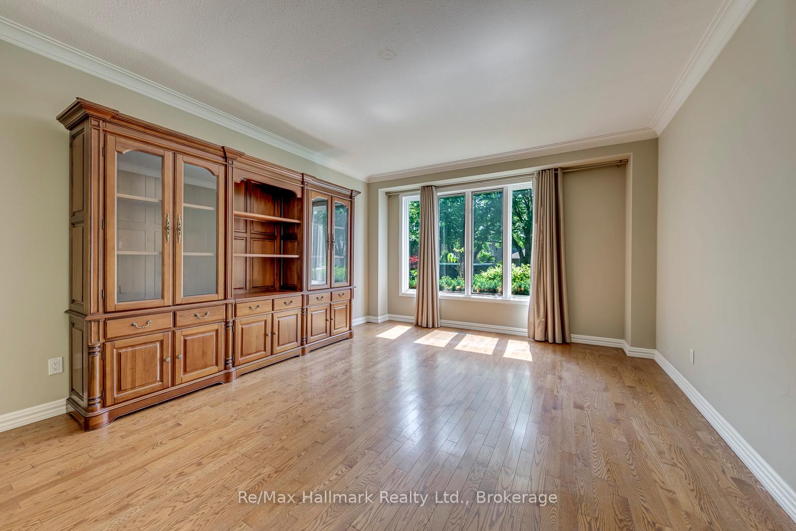 Photo 6 of 2251 Bennington Gate, Oakville, Ford — HOMEH