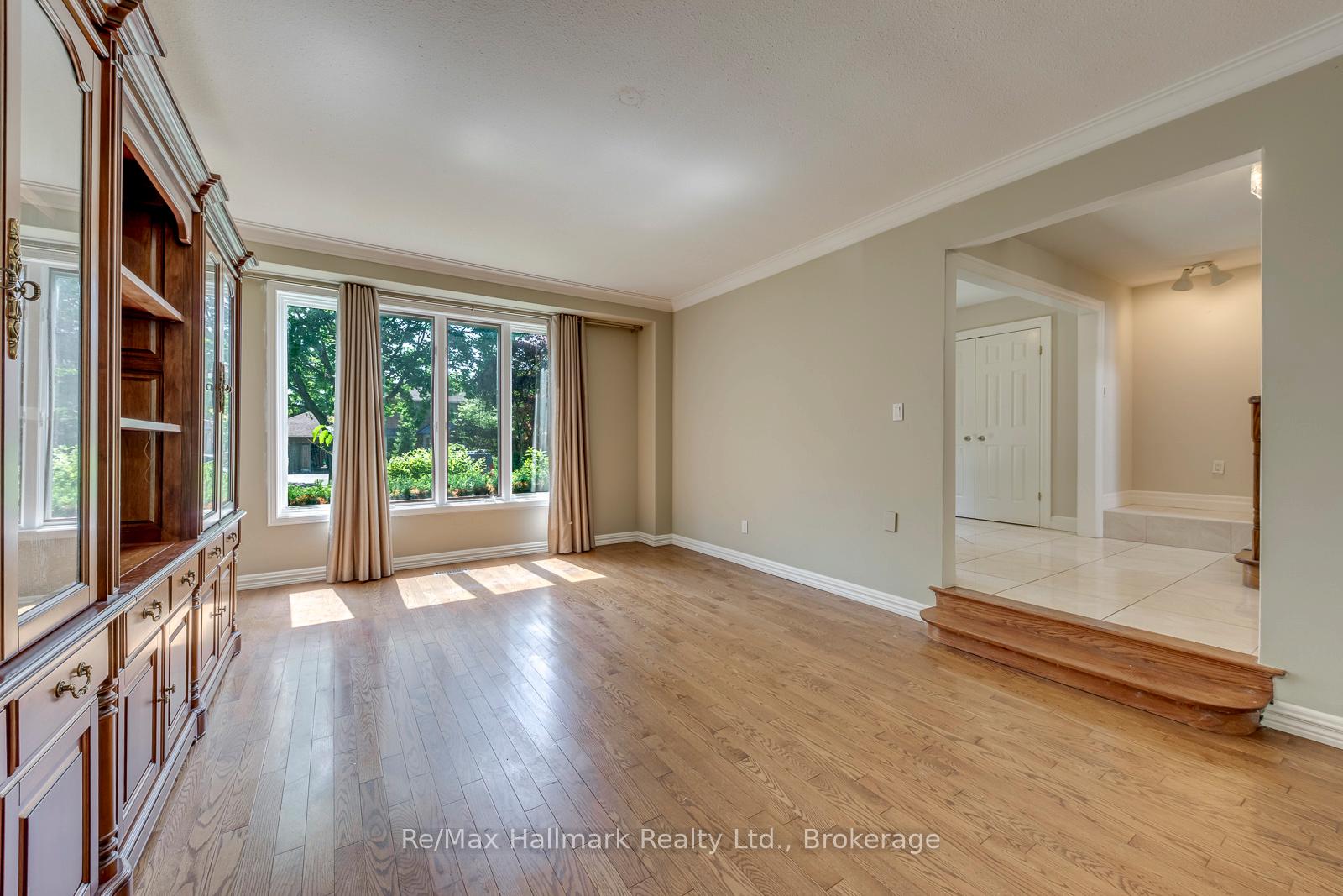 Photo 7 of 2251 Bennington Gate, Oakville, Ford — HOMEH
