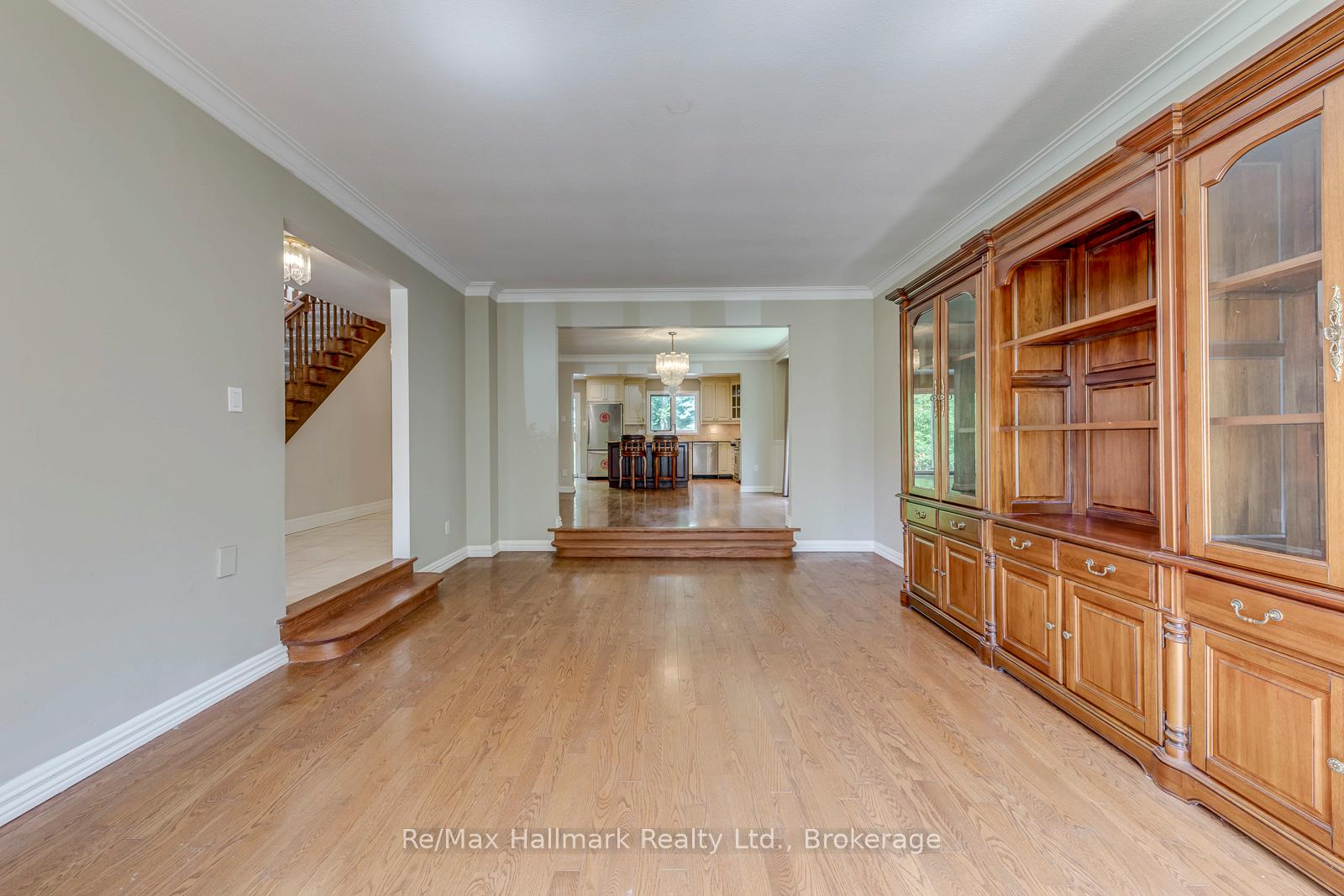 Photo 8 of 2251 Bennington Gate, Oakville, Ford — HOMEH