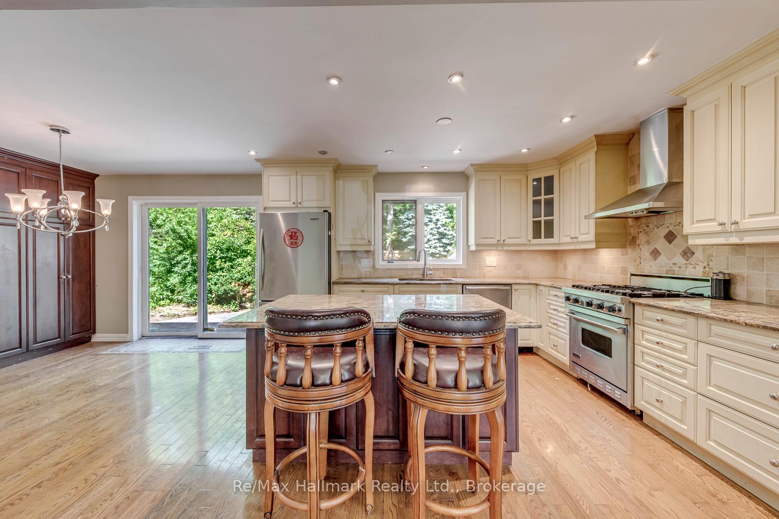 Photo 11 of 2251 Bennington Gate, Oakville, Ford — HOMEH