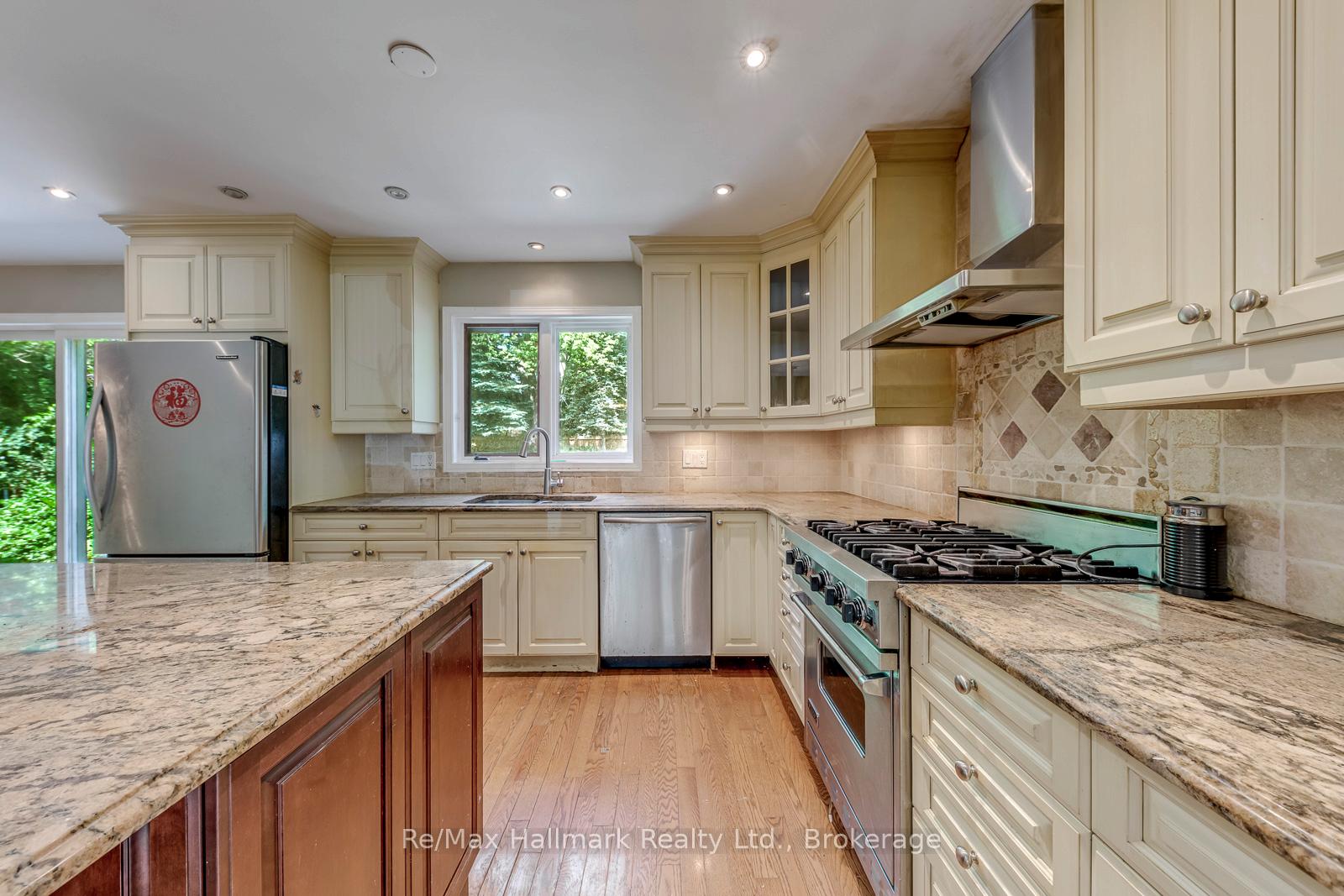 Photo 13 of 2251 Bennington Gate, Oakville, Ford — HOMEH