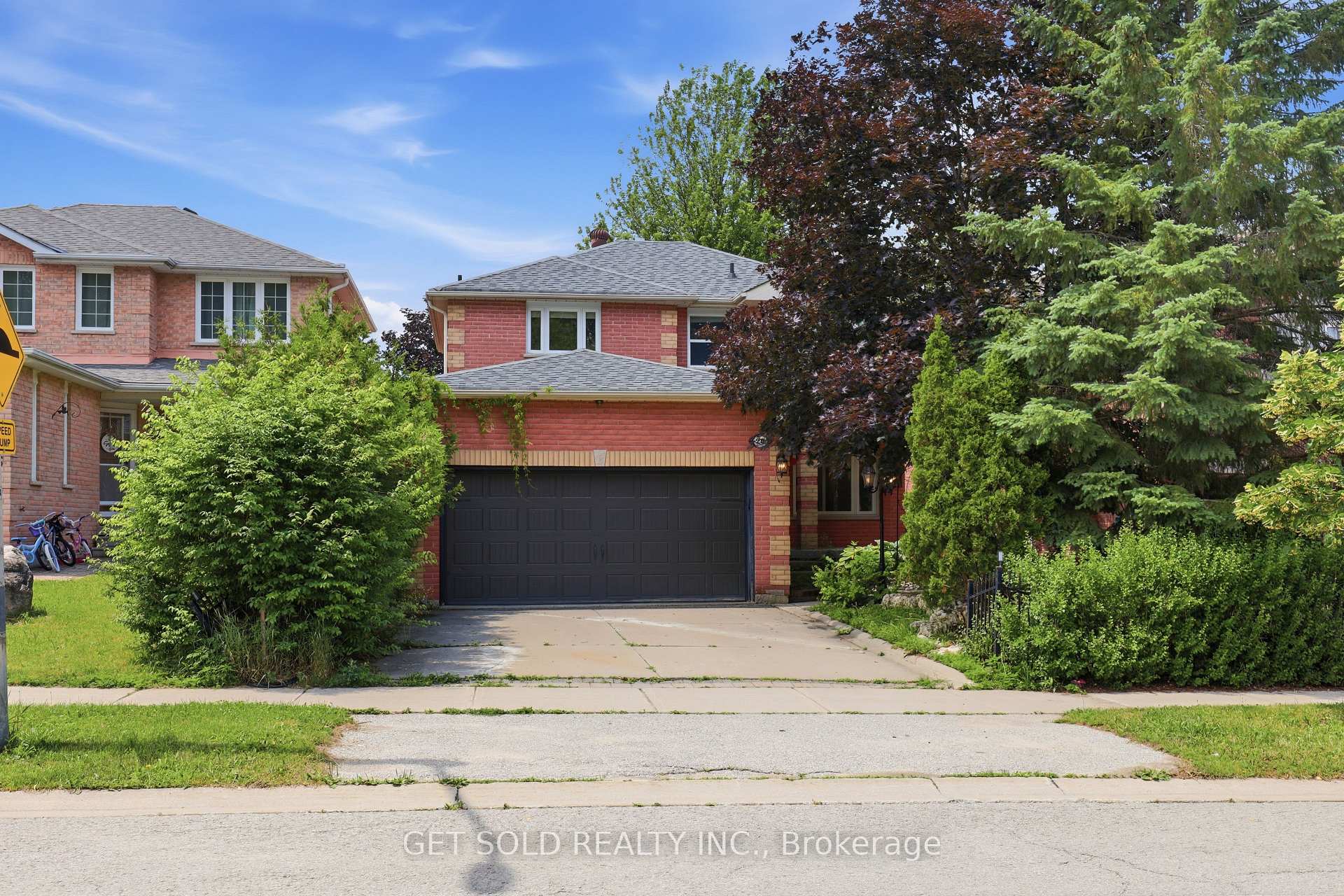 Photo 2 of 28 Hawkins Drive, Barrie, Ardagh — HOMEH