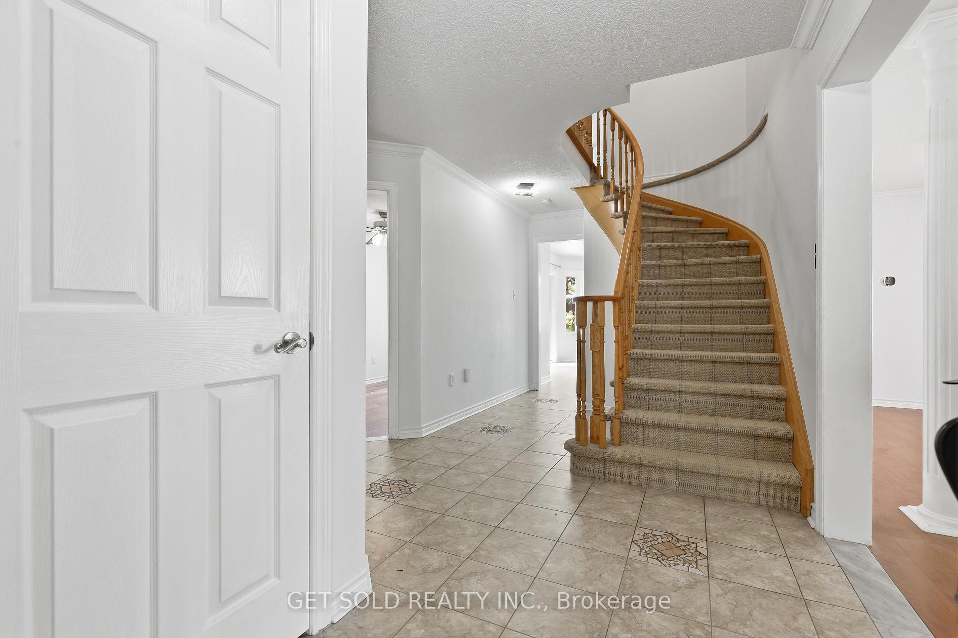 Photo 14 of 28 Hawkins Drive, Barrie, Ardagh — HOMEH