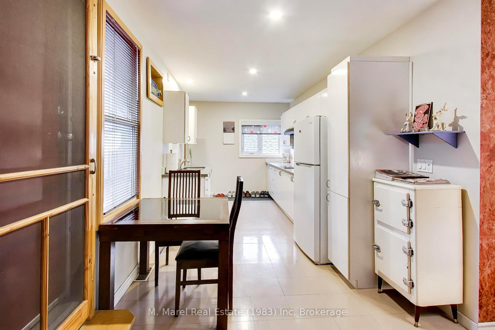 Photo 5 of 196 Grant Avenue, Hamilton, Stinson — HOMEH