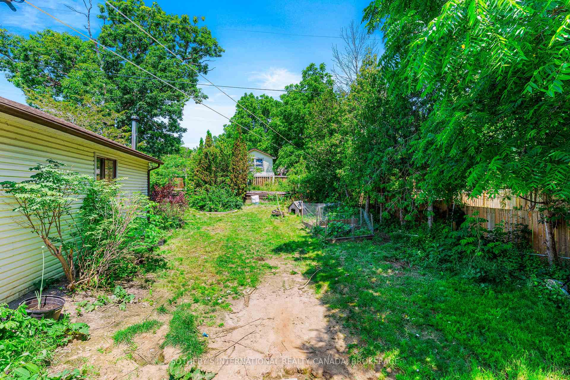 Photo 4 of 580 King Street W, Gananoque, Gananoque — HOMEH