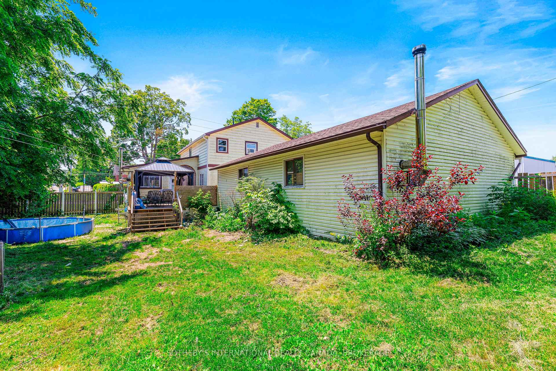 Photo 5 of 580 King Street W, Gananoque, Gananoque — HOMEH