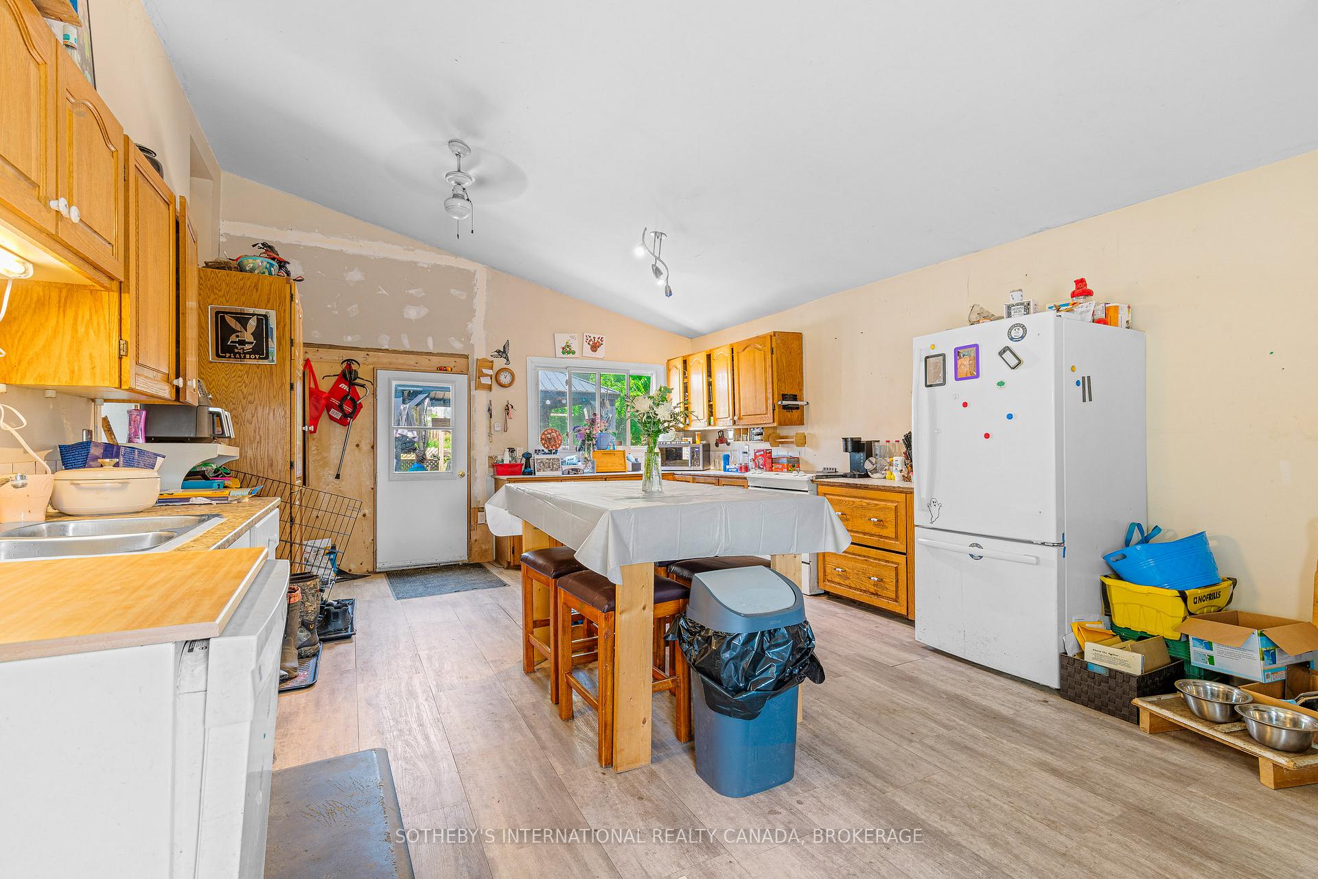 Photo 10 of 580 King Street W, Gananoque, Gananoque — HOMEH