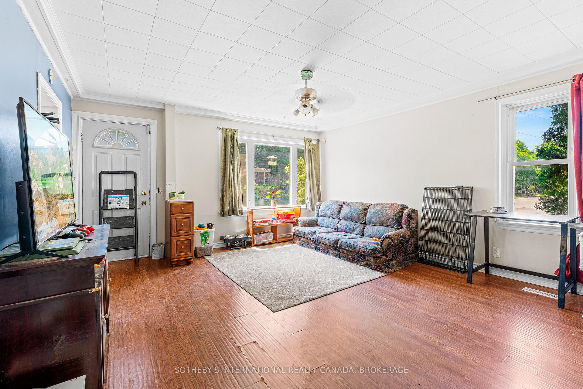 Photo 13 of 580 King Street W, Gananoque, Gananoque — HOMEH