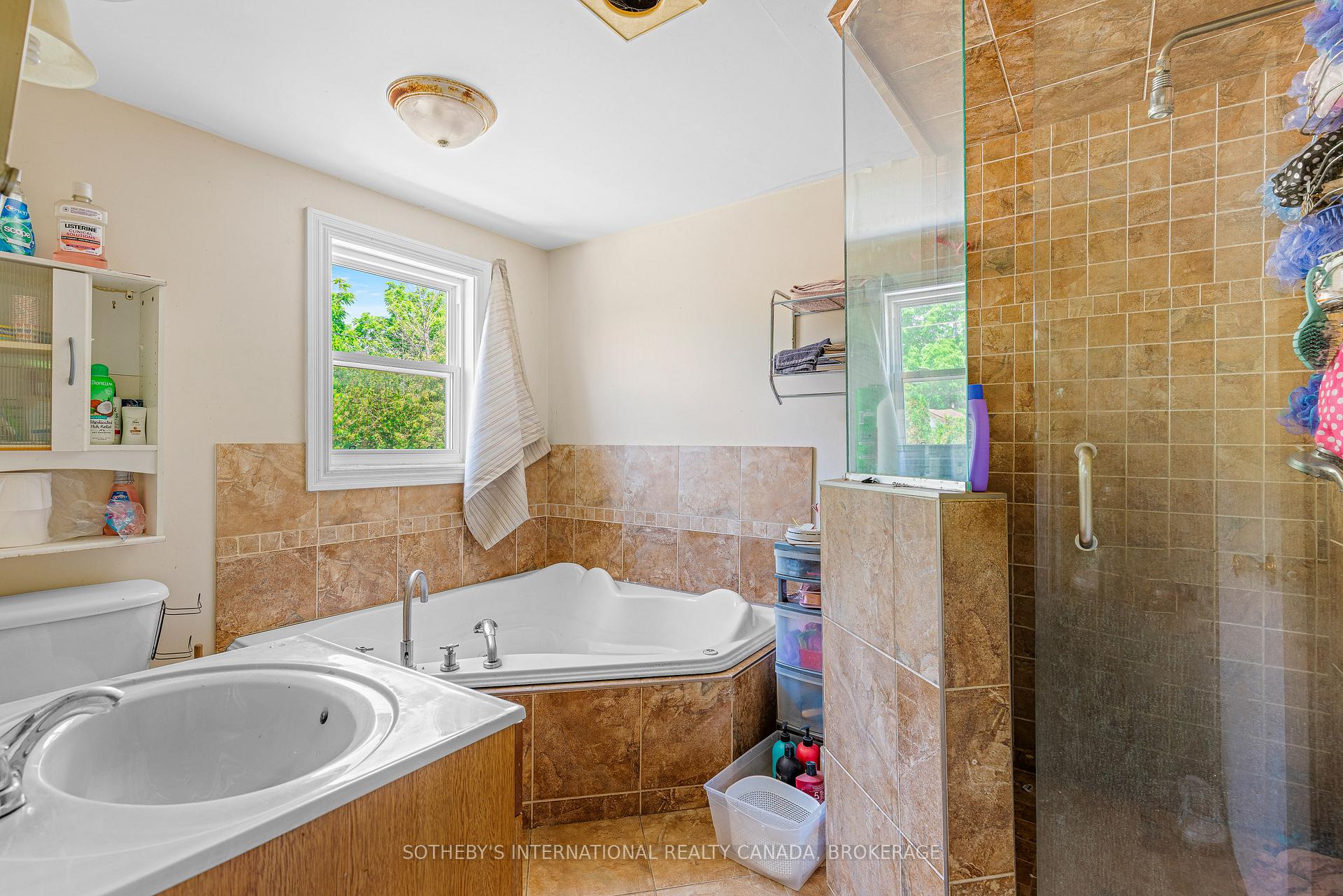 Photo 19 of 580 King Street W, Gananoque, Gananoque — HOMEH