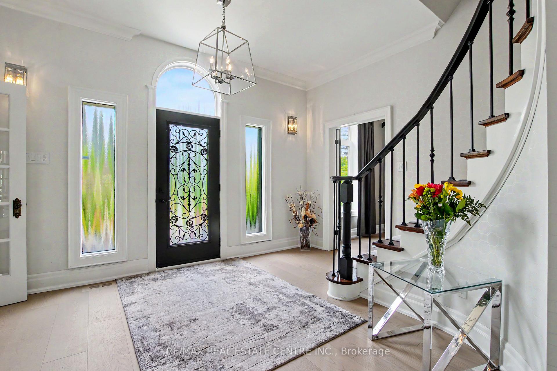 Photo 3 of 130 Crawford Crescent, Milton, Campbellville — HOMEH