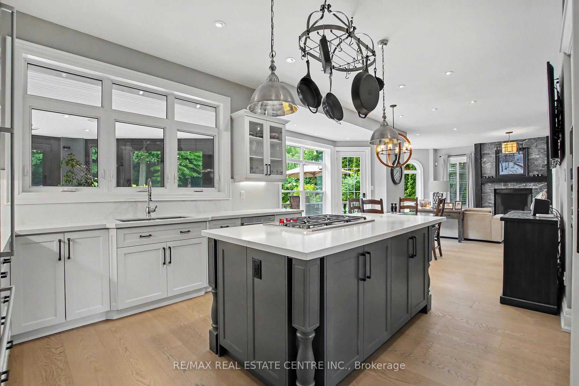 Photo 6 of 130 Crawford Crescent, Milton, Campbellville — HOMEH