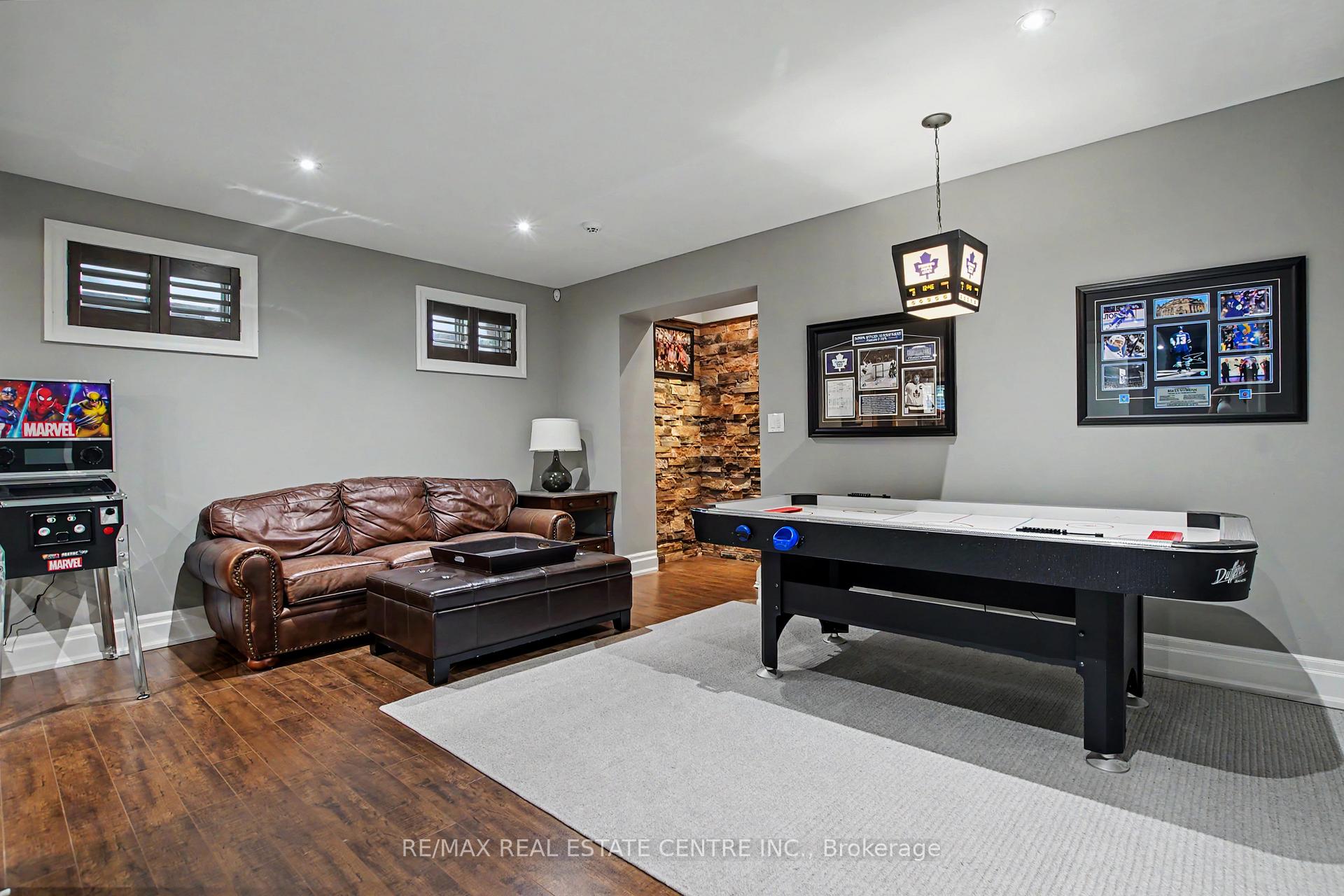Photo 29 of 130 Crawford Crescent, Milton, Campbellville — HOMEH