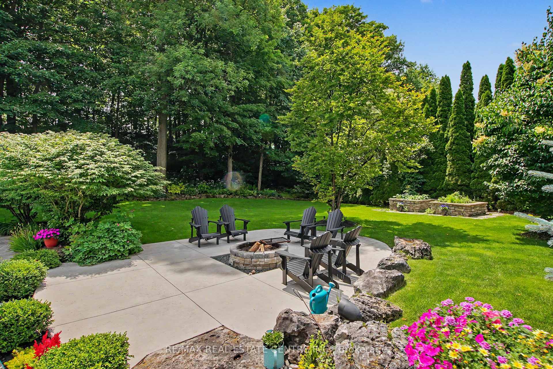 Photo 34 of 130 Crawford Crescent, Milton, Campbellville — HOMEH