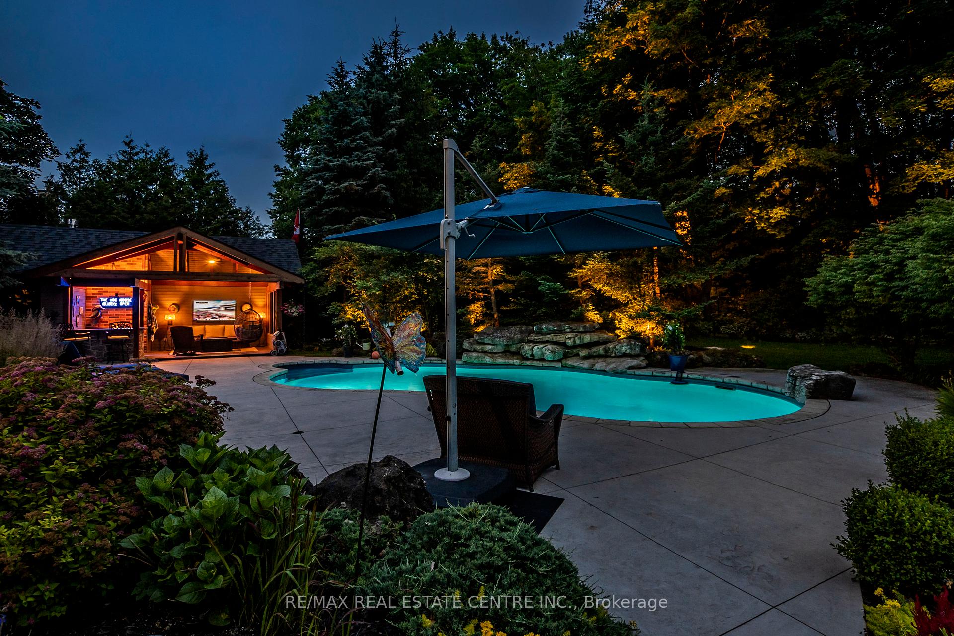 Photo 44 of 130 Crawford Crescent, Milton, Campbellville — HOMEH