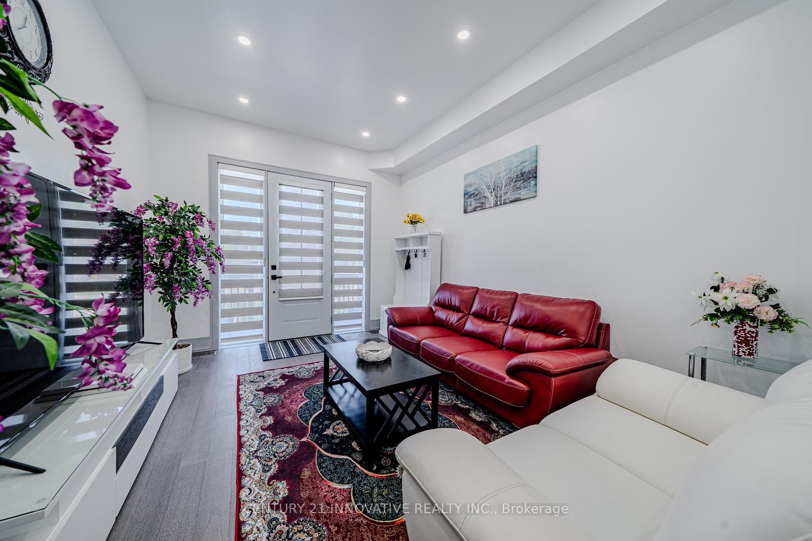 Photo 3 of 435 Miller Avenue, Oshawa, McLaughlin — HOMEH