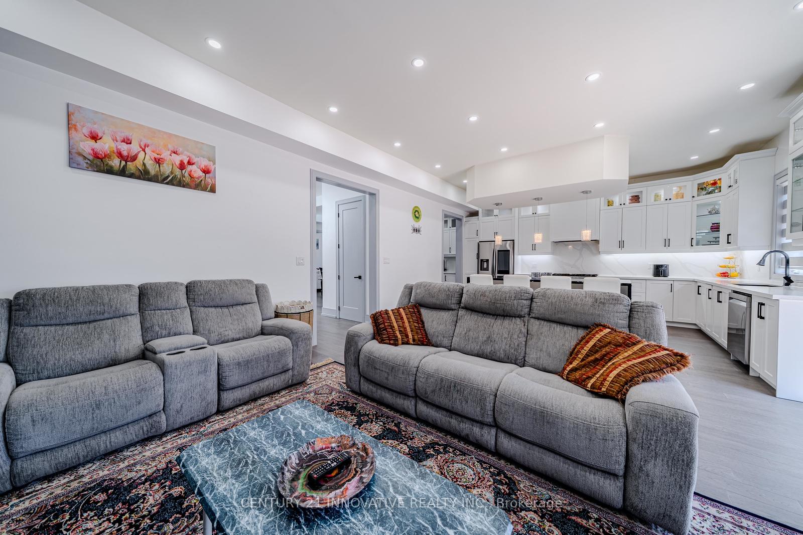 Photo 9 of 435 Miller Avenue, Oshawa, McLaughlin — HOMEH