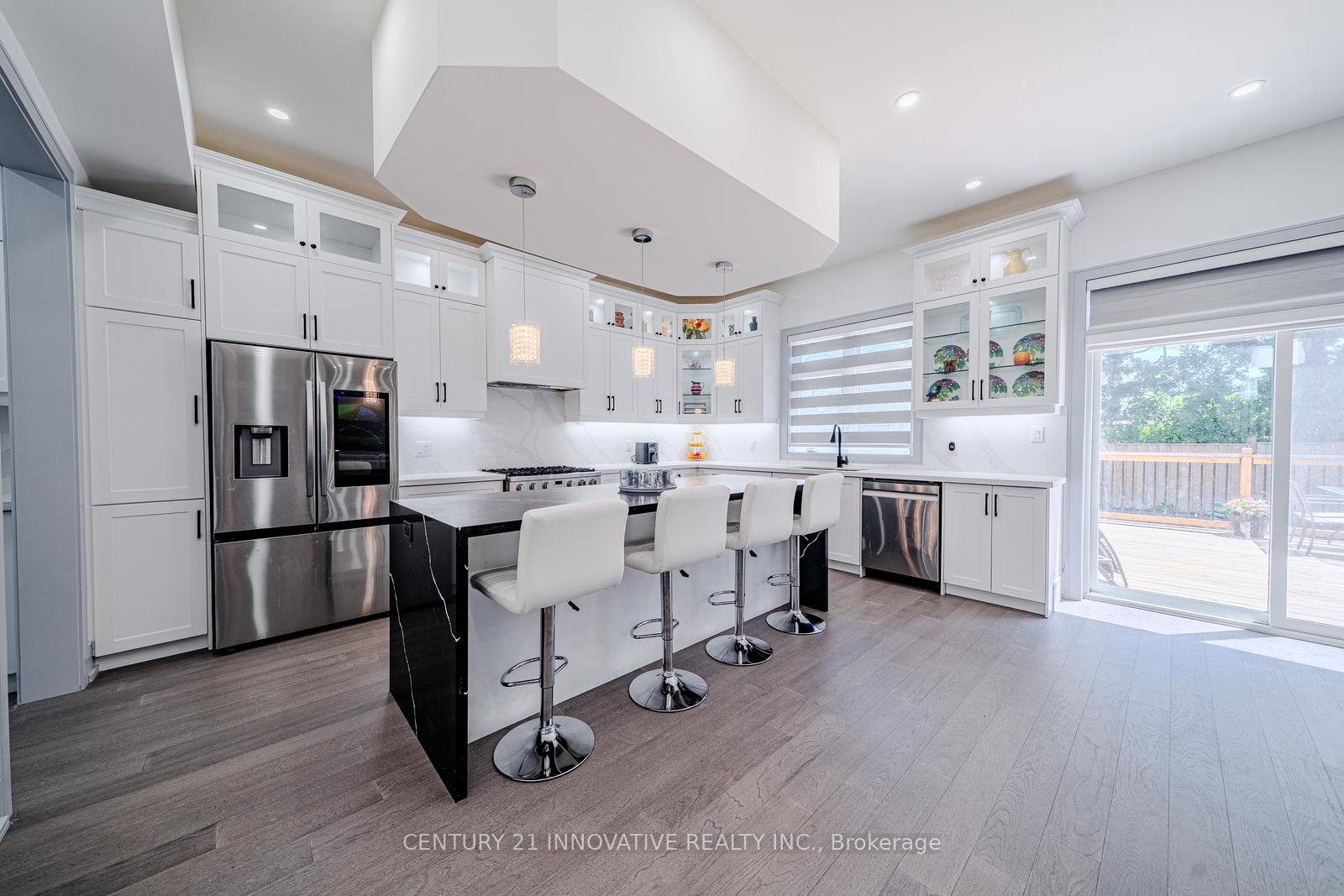 Photo 10 of 435 Miller Avenue, Oshawa, McLaughlin — HOMEH