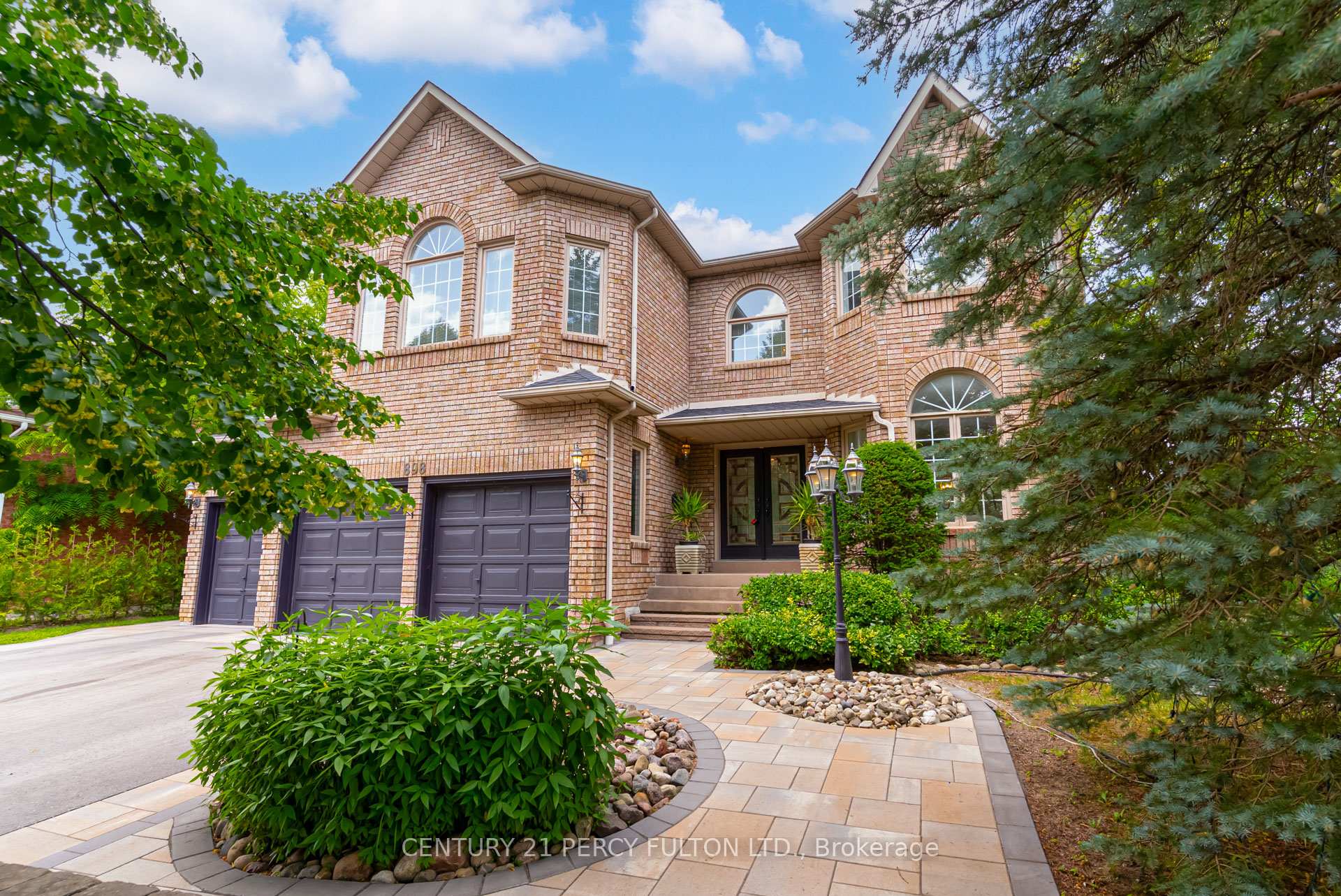 Photo 2 of 898 Baylawn Drive, Pickering, Liverpool — HOMEH