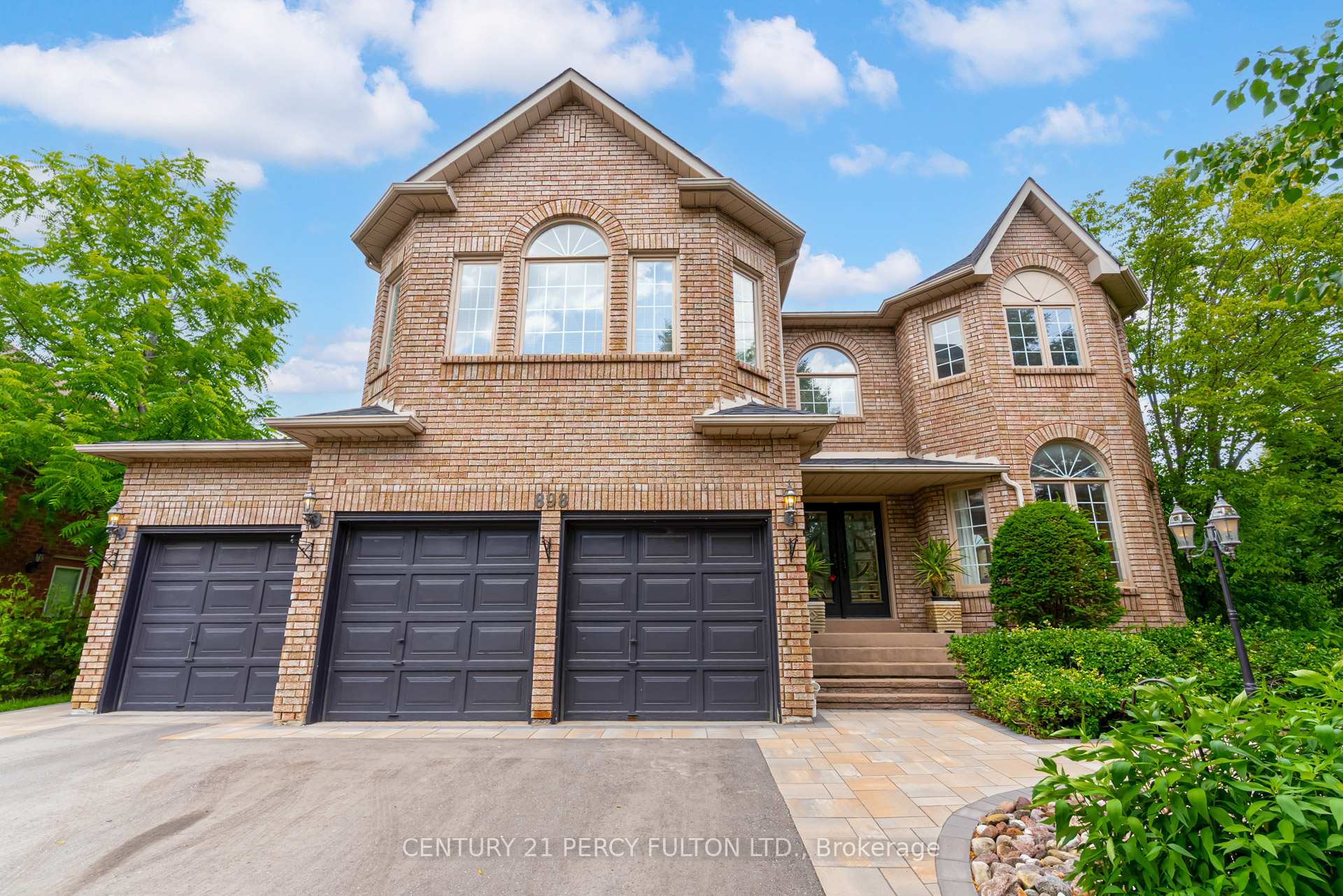 Photo 3 of 898 Baylawn Drive, Pickering, Liverpool — HOMEH