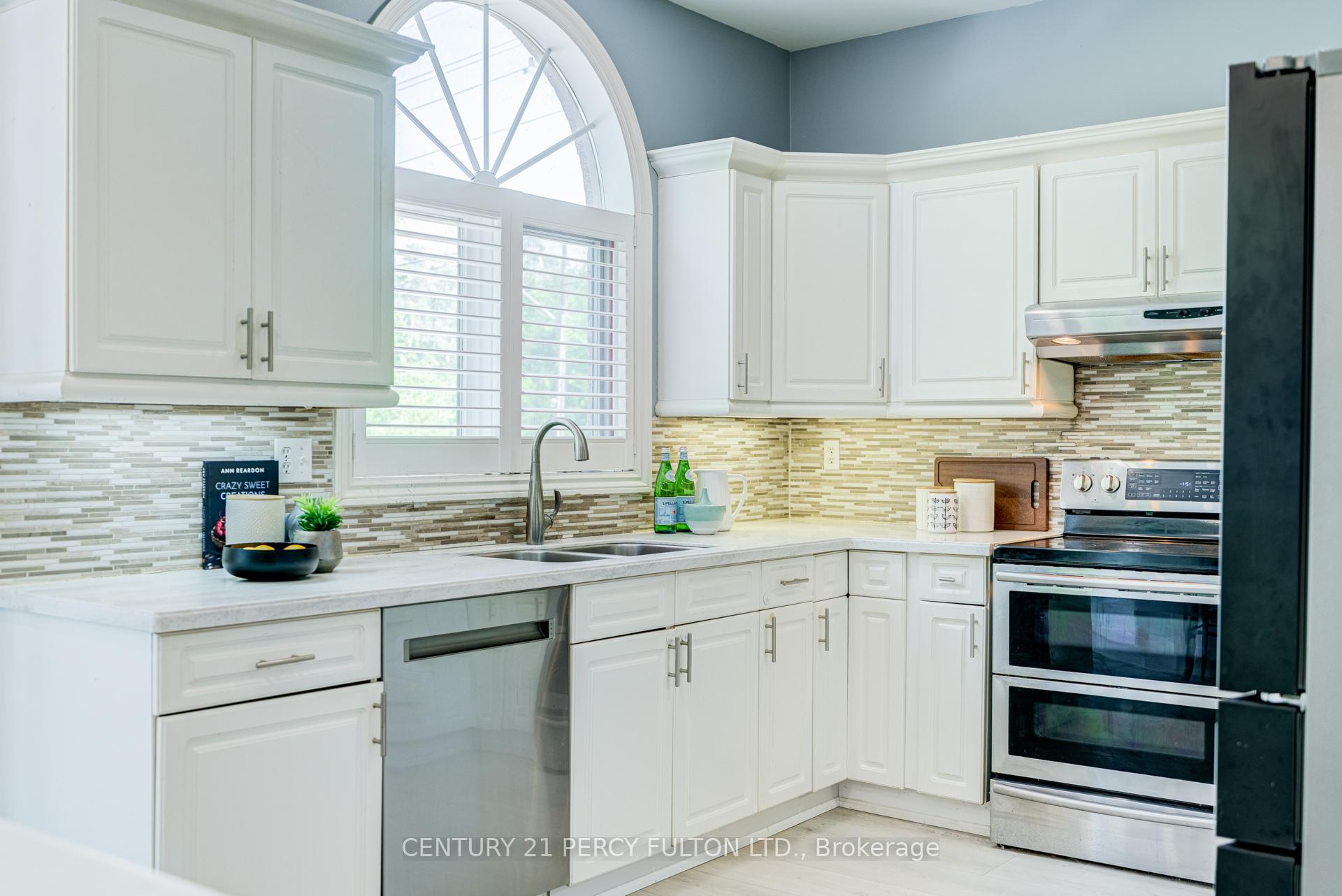 Photo 19 of 898 Baylawn Drive, Pickering, Liverpool — HOMEH