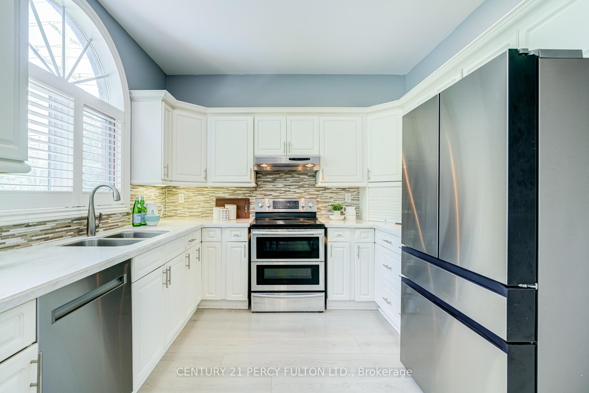 Photo 20 of 898 Baylawn Drive, Pickering, Liverpool — HOMEH