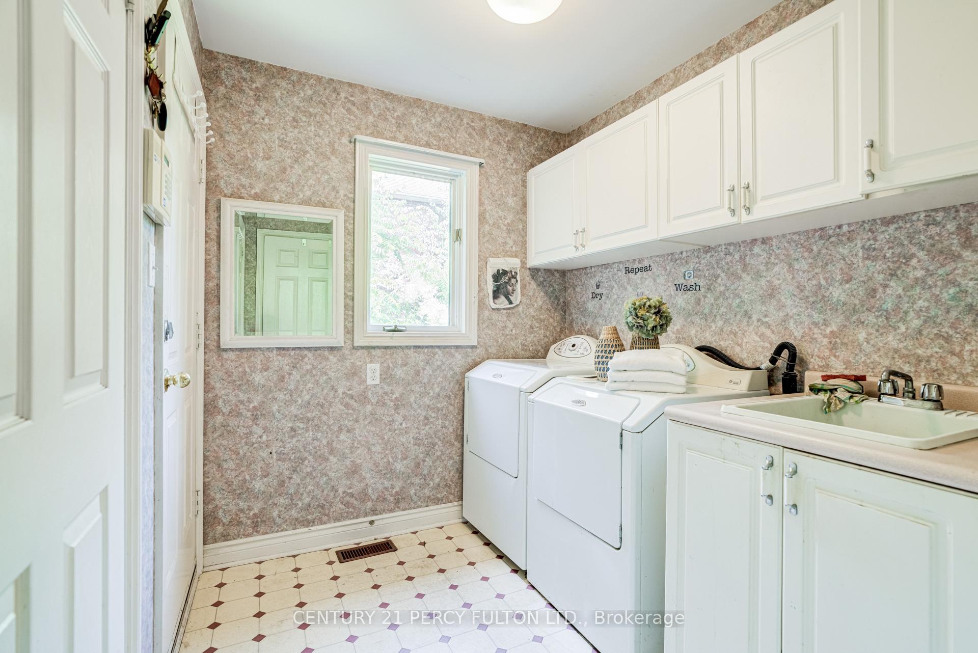 Photo 24 of 898 Baylawn Drive, Pickering, Liverpool — HOMEH