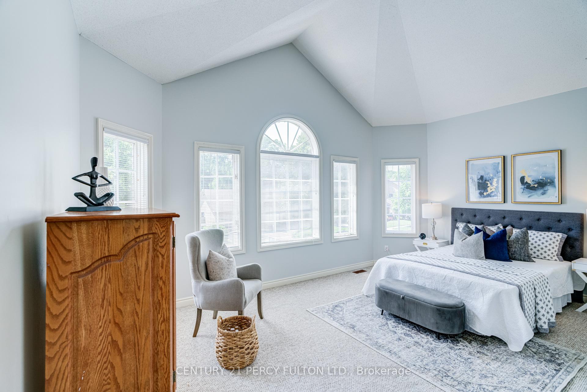 Photo 35 of 898 Baylawn Drive, Pickering, Liverpool — HOMEH