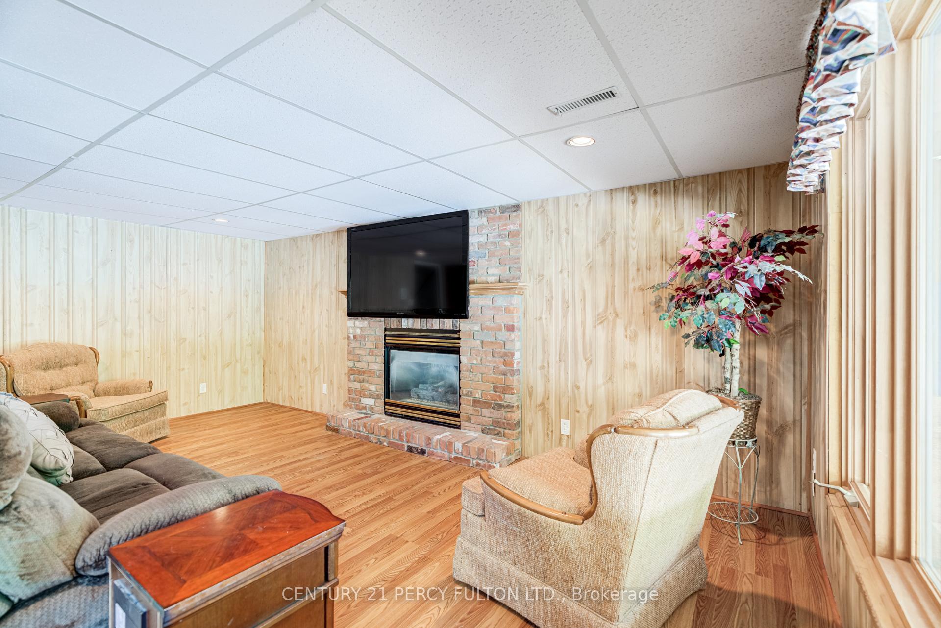 Photo 39 of 898 Baylawn Drive, Pickering, Liverpool — HOMEH