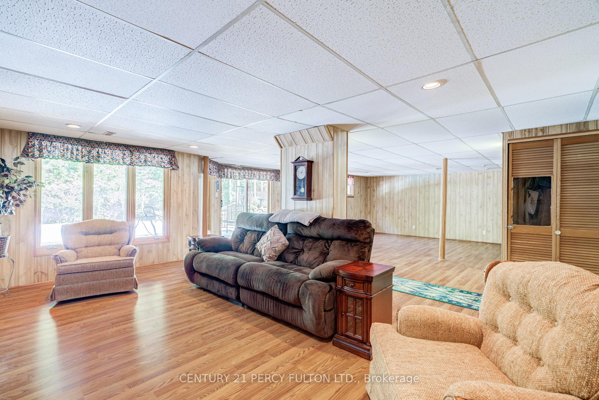 Photo 40 of 898 Baylawn Drive, Pickering, Liverpool — HOMEH