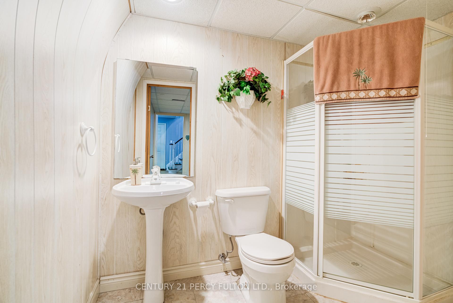 Photo 44 of 898 Baylawn Drive, Pickering, Liverpool — HOMEH
