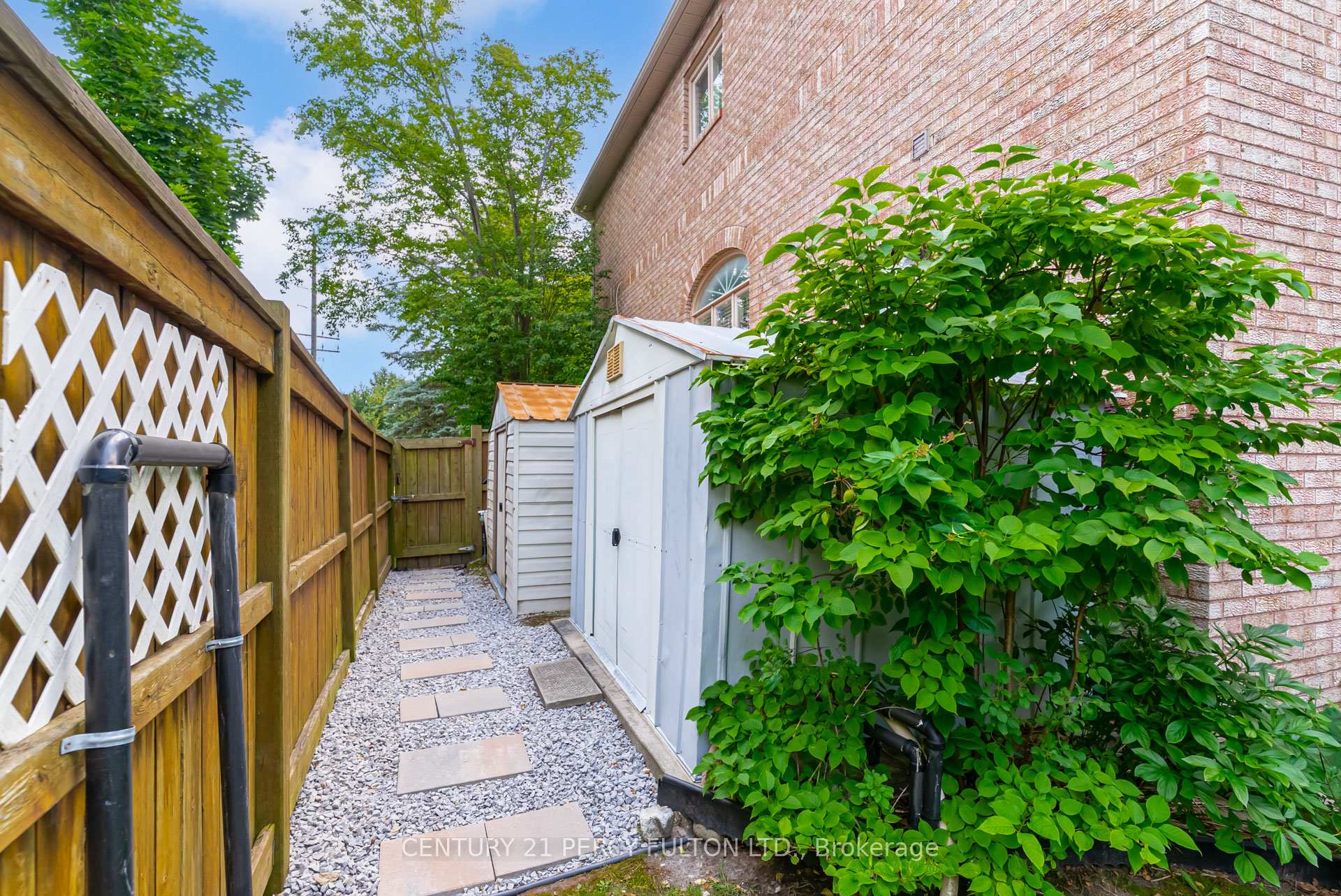 Photo 47 of 898 Baylawn Drive, Pickering, Liverpool — HOMEH