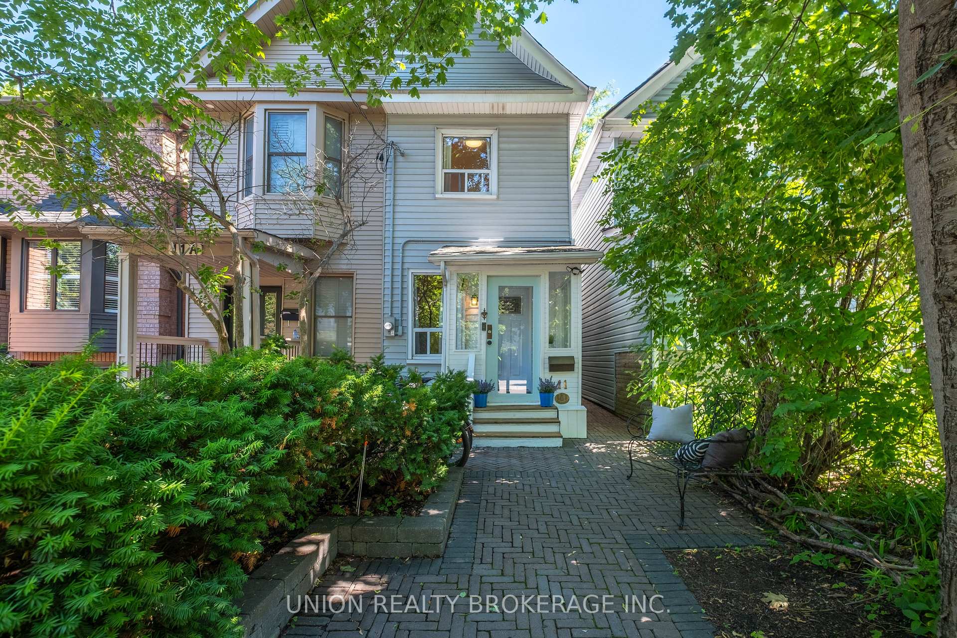 Photo 2 of 11 Battenberg Avenue, Toronto, Woodbine Corridor — HOMEH