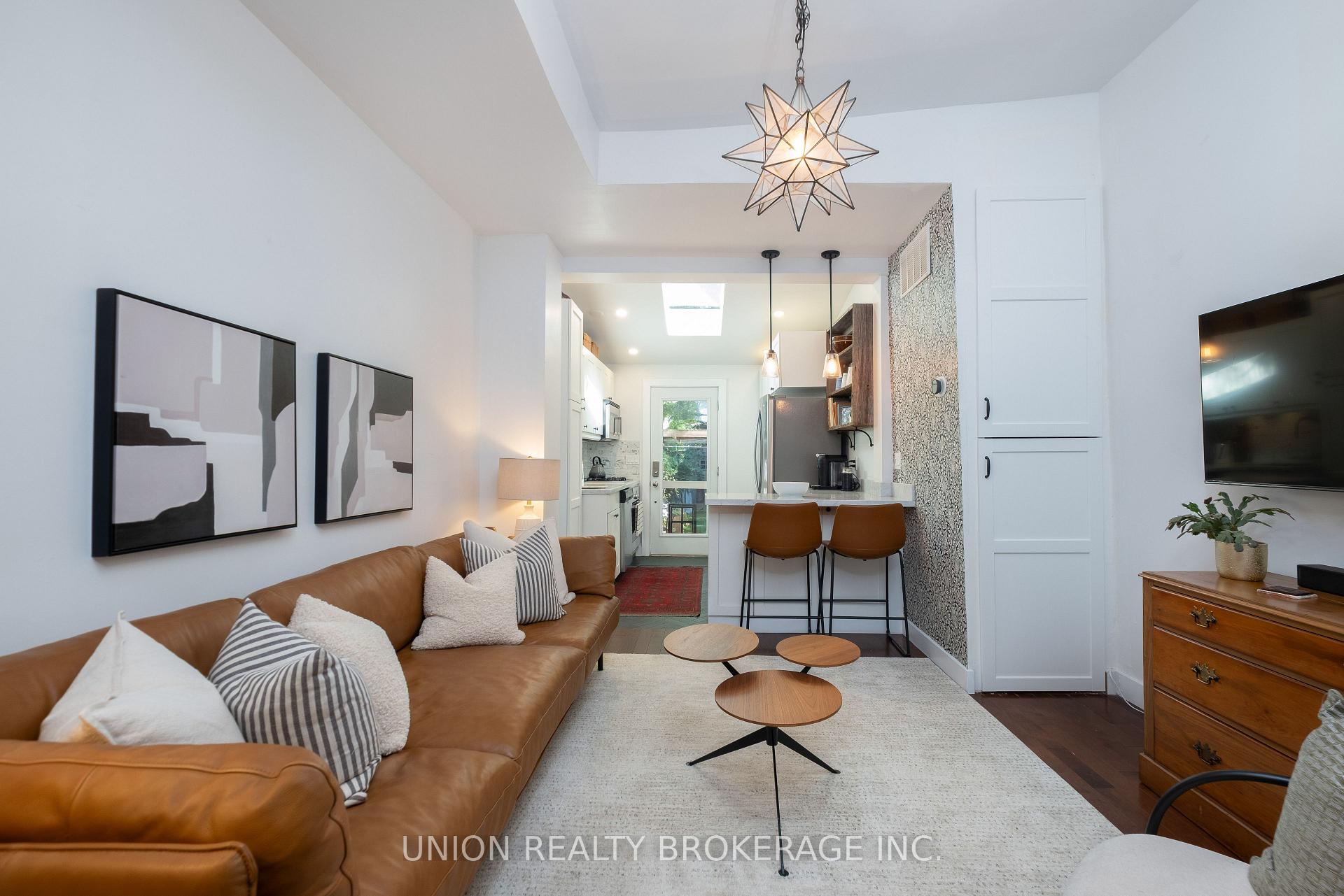 Photo 9 of 11 Battenberg Avenue, Toronto, Woodbine Corridor — HOMEH